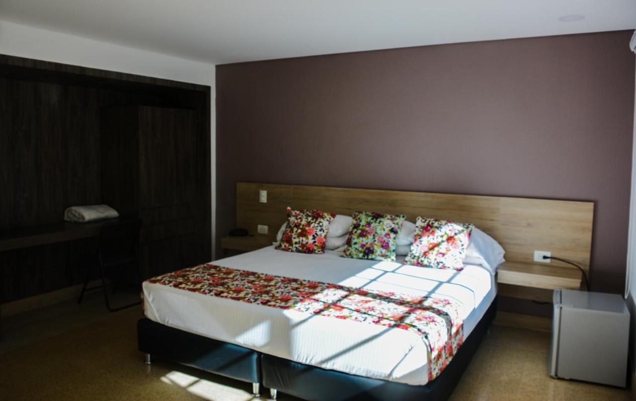 Hotel Poma Rosa Меделин Екстериор снимка