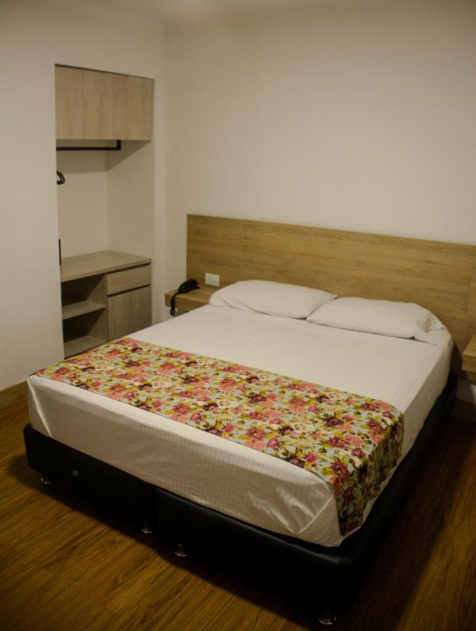 Hotel Poma Rosa Меделин Екстериор снимка