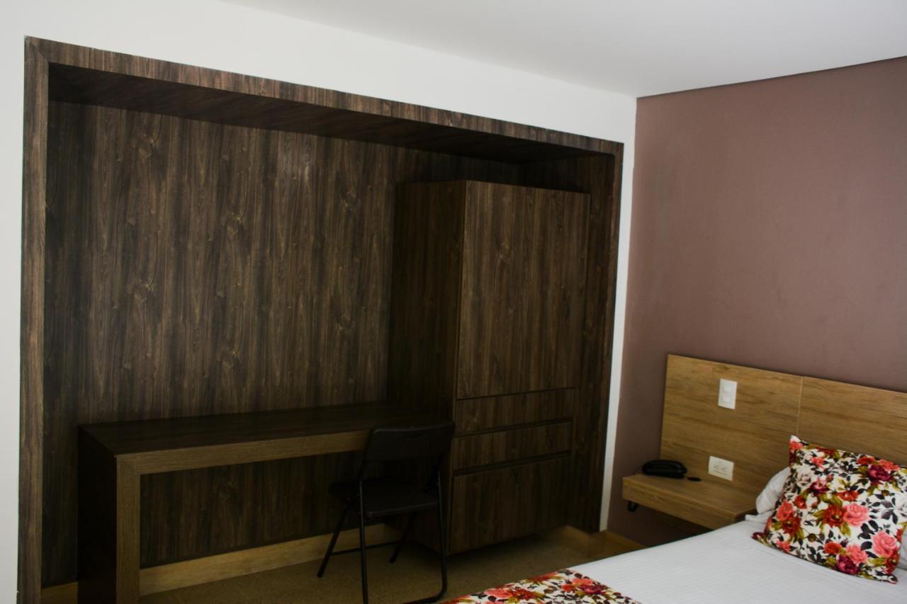 Hotel Poma Rosa Меделин Екстериор снимка