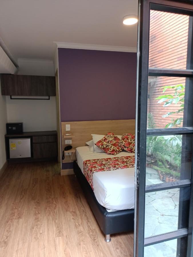 Hotel Poma Rosa Меделин Екстериор снимка