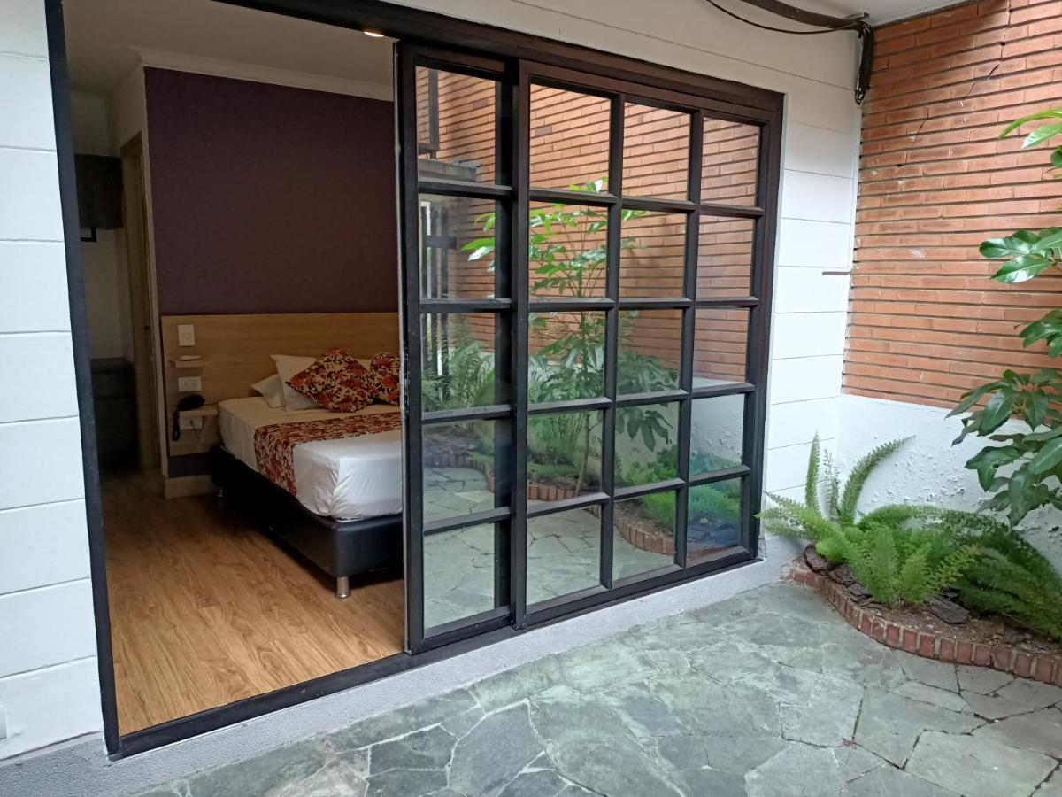 Hotel Poma Rosa Меделин Екстериор снимка