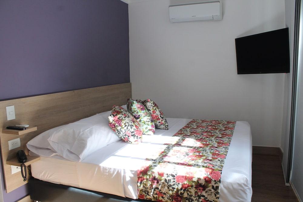 Hotel Poma Rosa Меделин Екстериор снимка