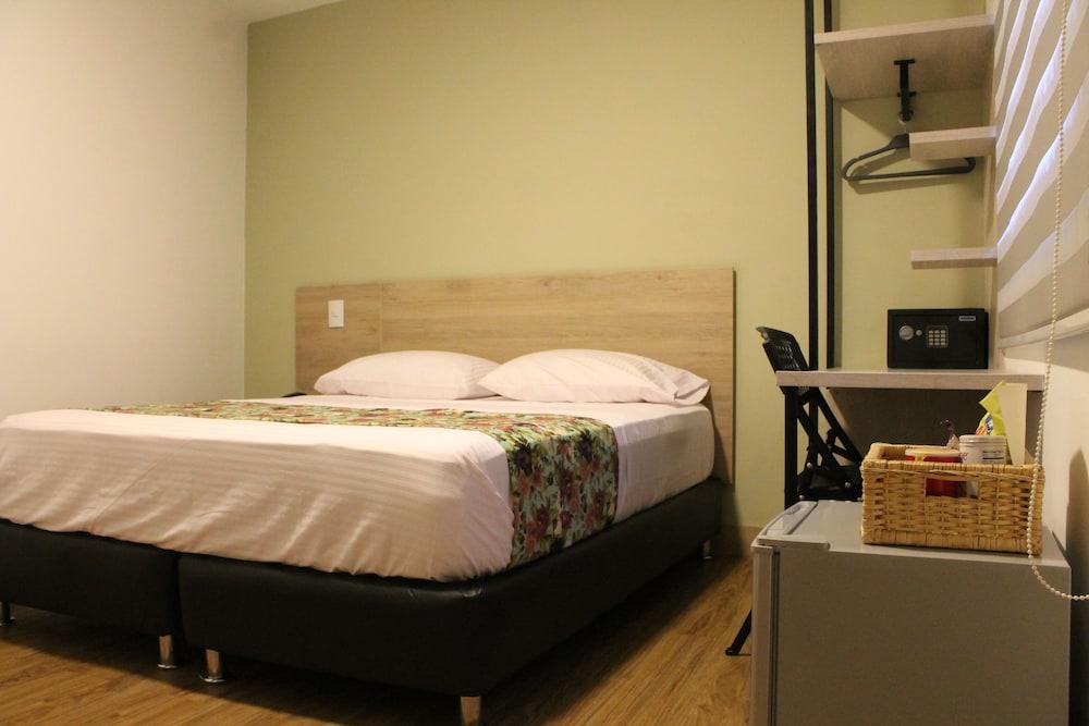 Hotel Poma Rosa Меделин Екстериор снимка