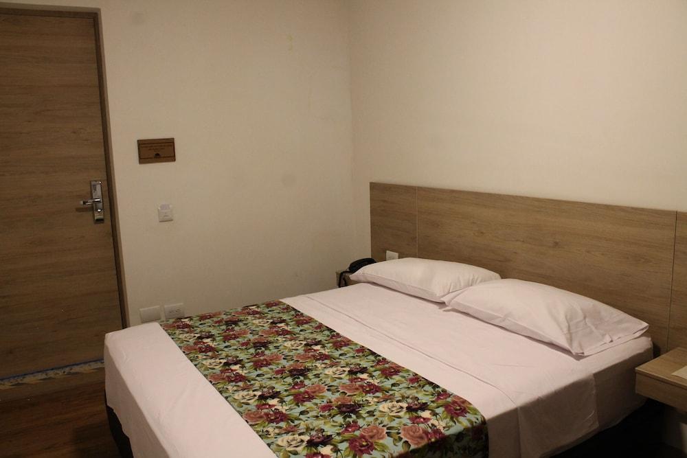 Hotel Poma Rosa Меделин Екстериор снимка
